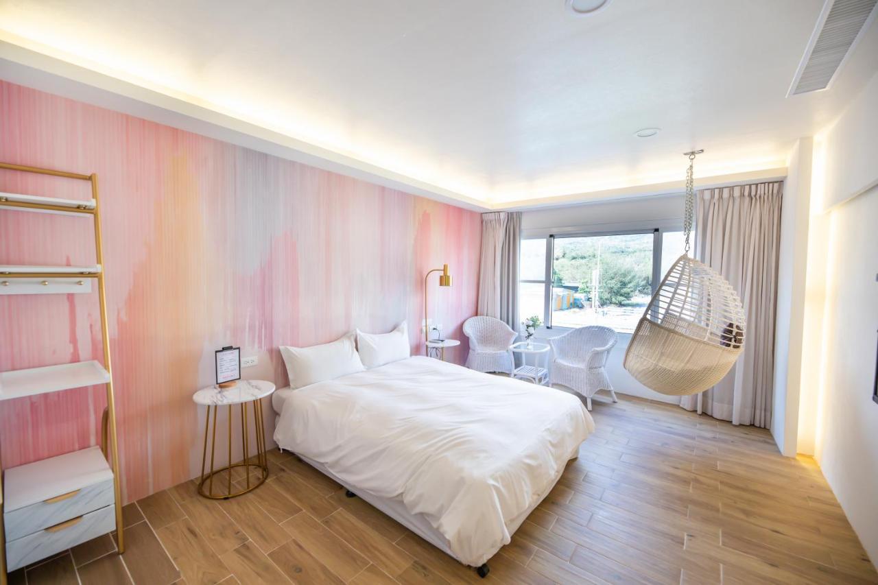 Hotel 墾丁戀戀星辰湖畔莊園 星辰館 à Longshui Extérieur photo