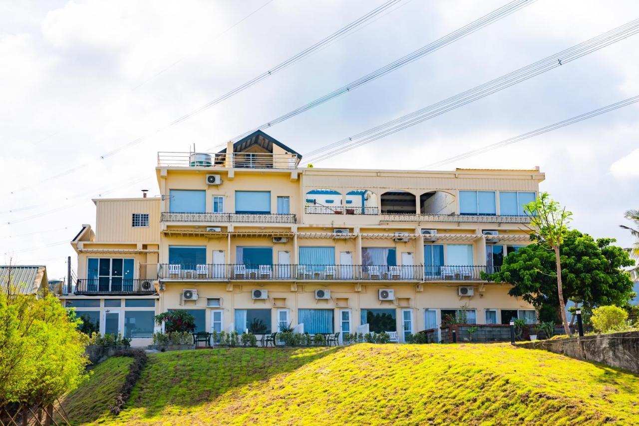 Hotel 墾丁戀戀星辰湖畔莊園 星辰館 à Longshui Extérieur photo