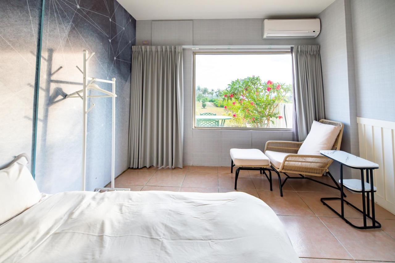 Hotel 墾丁戀戀星辰湖畔莊園 星辰館 à Longshui Extérieur photo